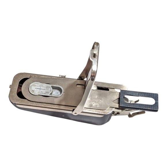 Vtg 1940s Singer Buttonholer 160506 Case Green & Accessories - Picture 6 of 11